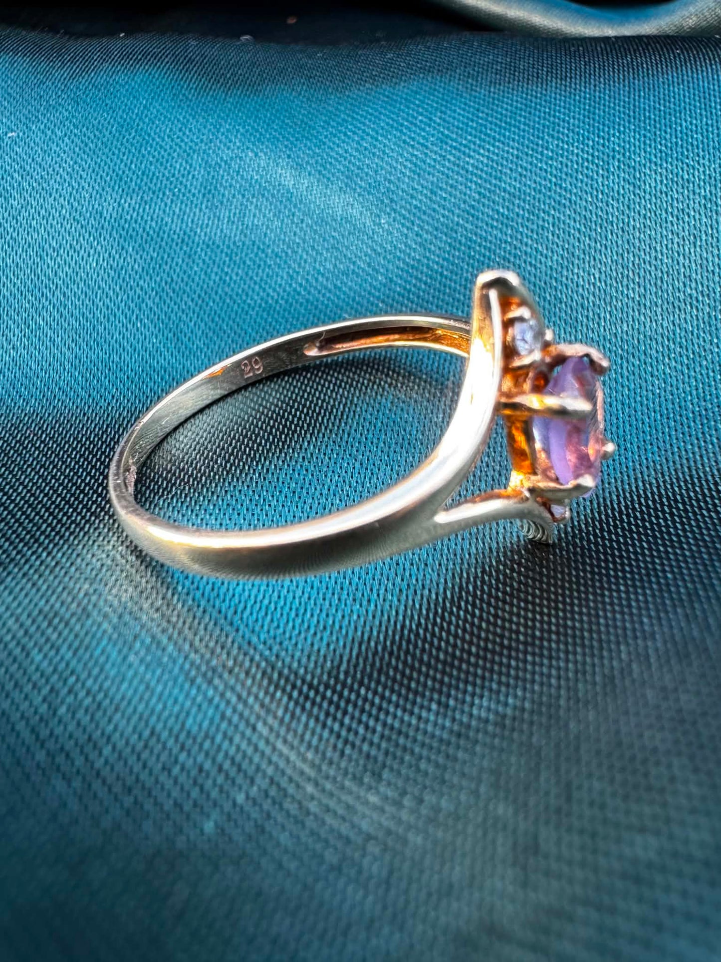 Amethyst and diamond star ring in 9ct gold, side profile
