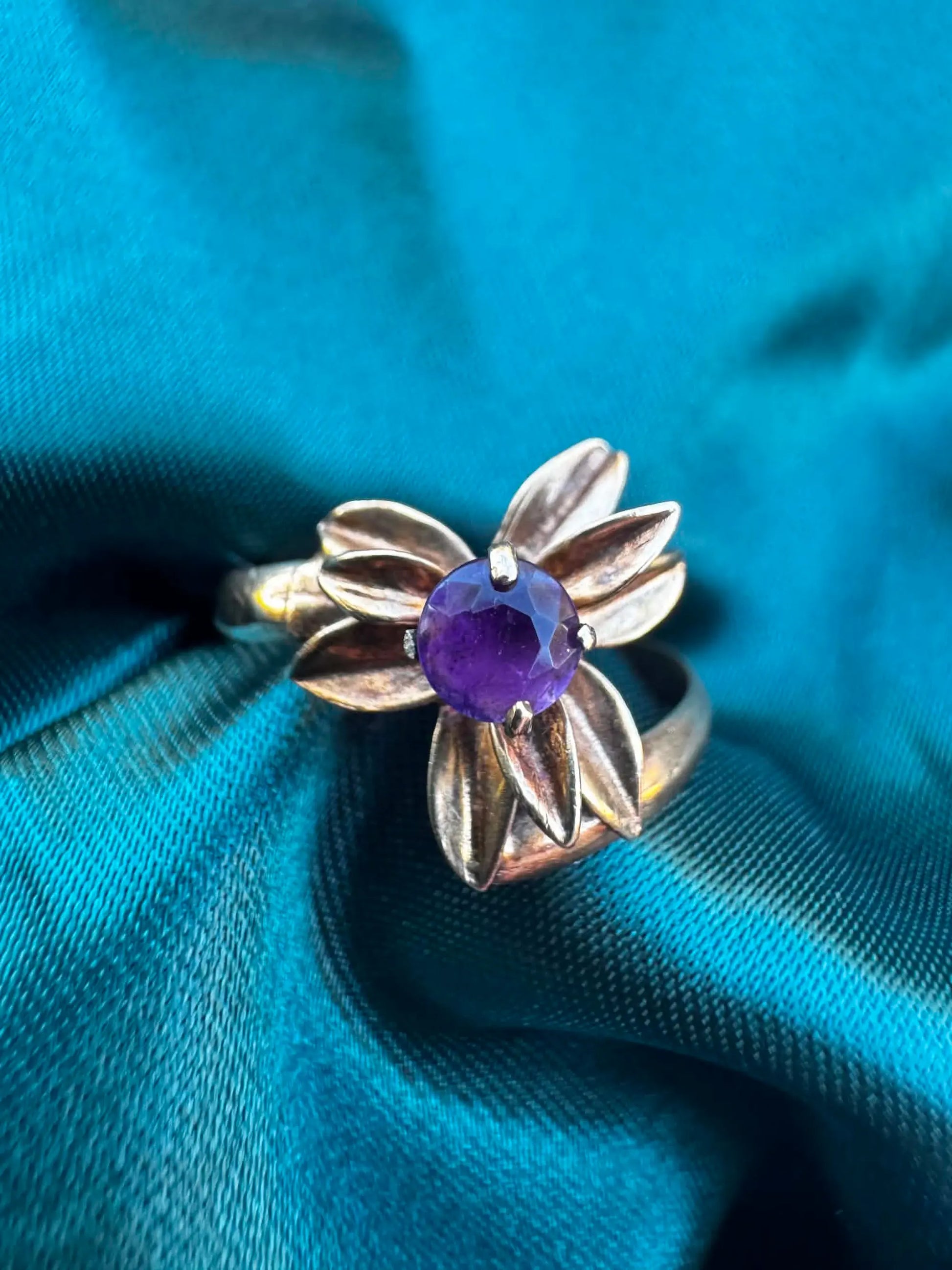 9ct Yellow Gold Amethyst Floral Ring — front view showing amethyst centre stone and gold floral petal setting