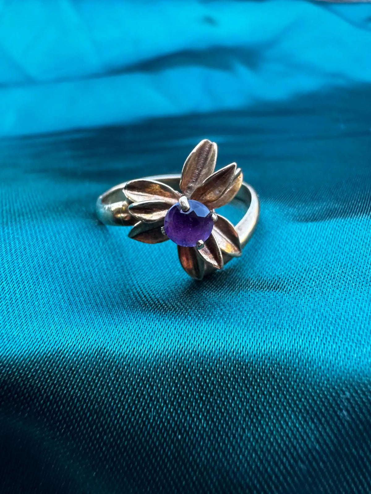9ct Yellow Gold Vintage Amethyst Floral Ring