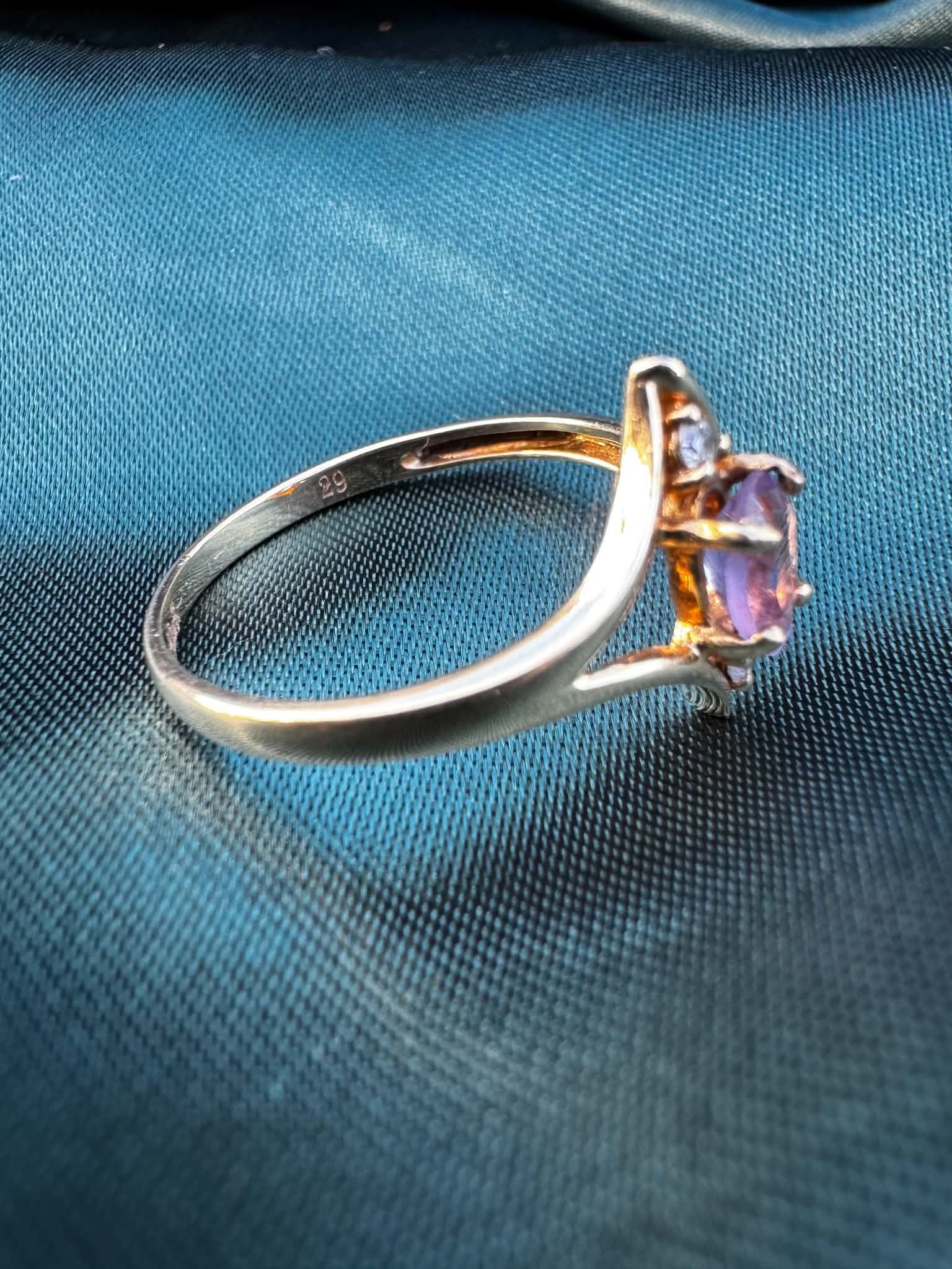 Amethyst and diamond star ring in 9ct gold, side profile