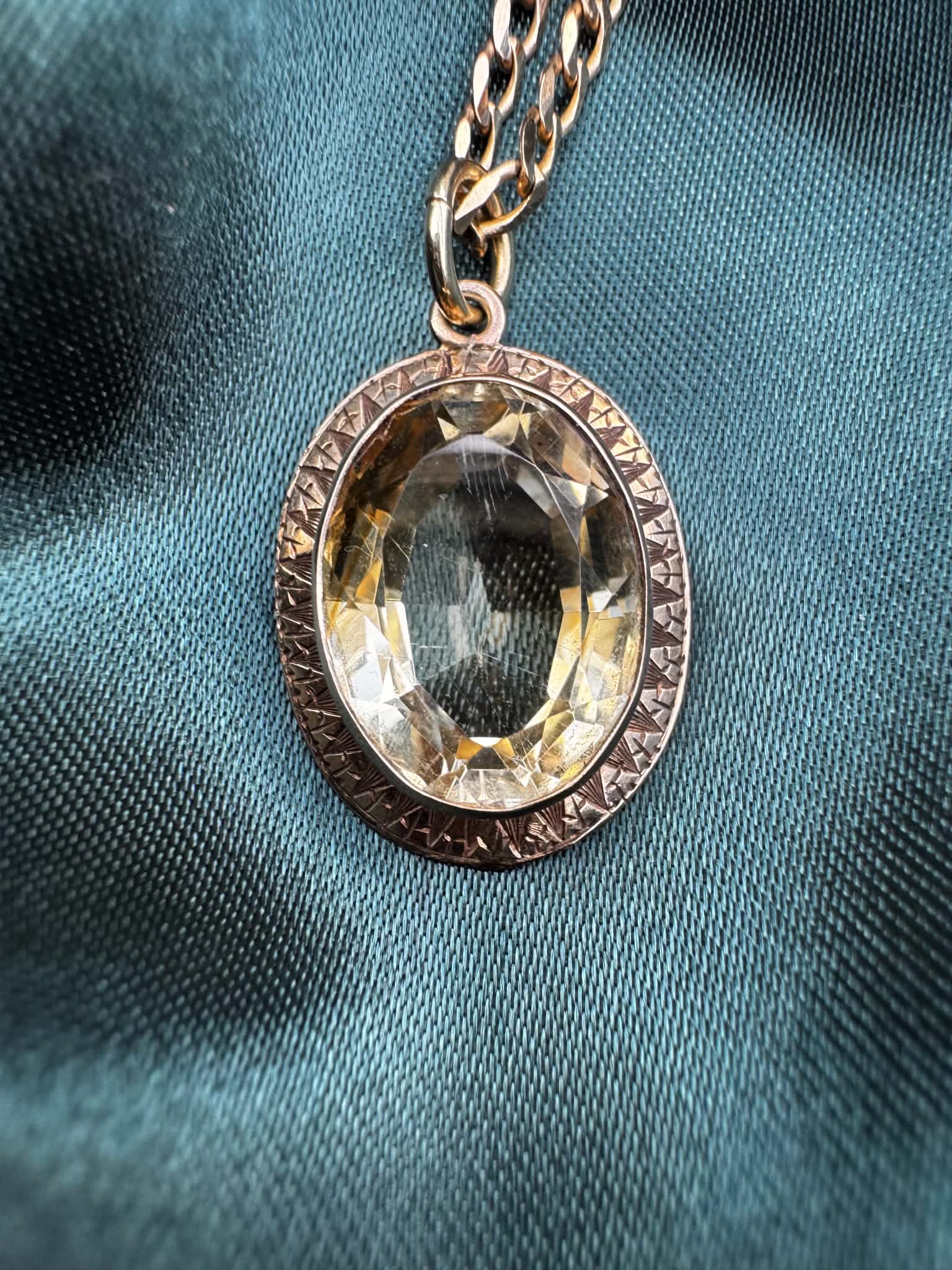 Citrine Pendant in 9ct Gold with oval-cut citrine in gold setting
