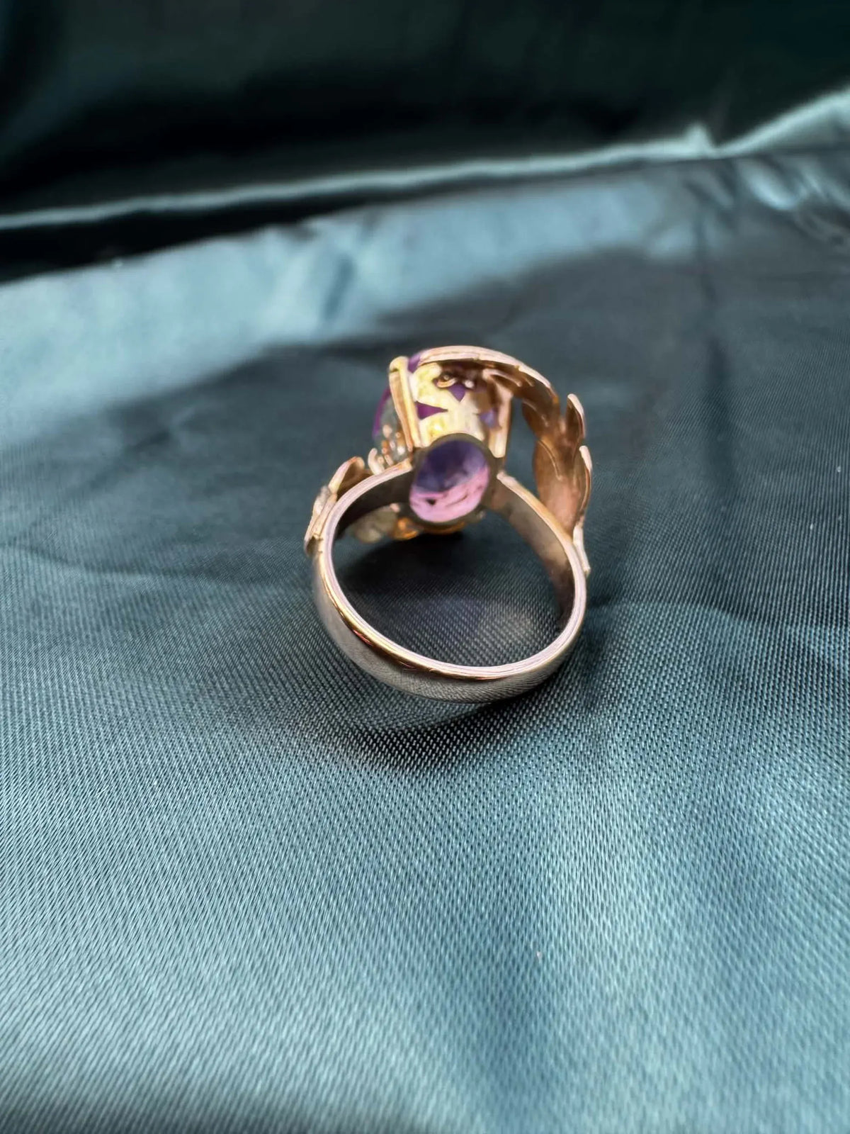 Amethyst foliate crossover cocktail ring in 14ct yellow gold, band and reverse view