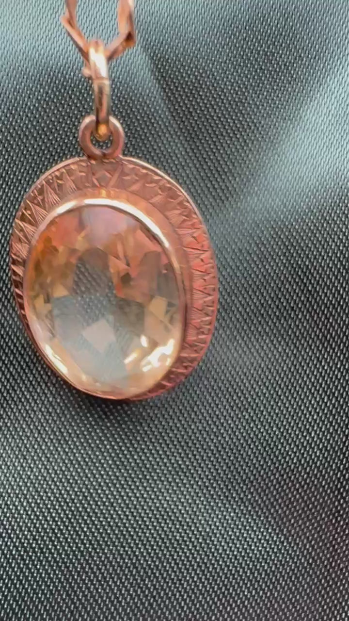 Citrine Pendant in 9ct Gold — side view showing gold setting and pendant depth