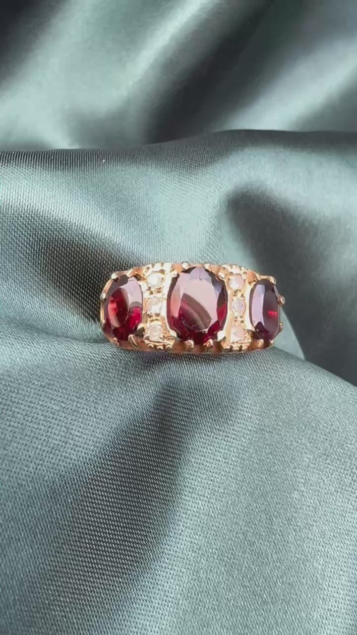 Garnet and paste three stone ring in 9ct gold, video showing ring from multiple angles
