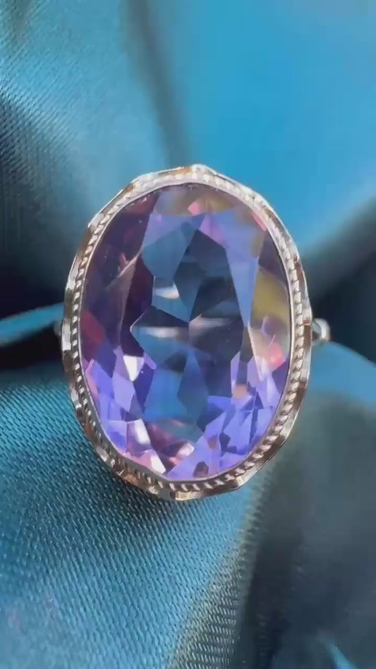 1968 amethyst solitaire ring in 9ct gold